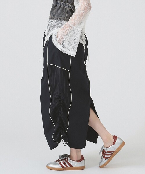 Ray BEAMS(レイビームス)の「ストライプ キリカエ トラックスカート(スカート・レディース・オフホワイト/ネイビー・0/1)」の11枚目の写真