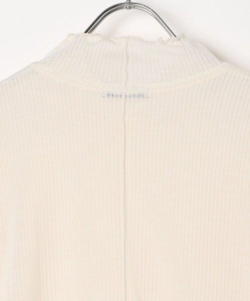 BAYFLOW（ベイフロー）の「[レイヤードスタイルに]シアーハイネックプルオーバー（Tシャツ/カットソー・レディース・オフホワイト/ブラック・FREE）」の10枚目の写真