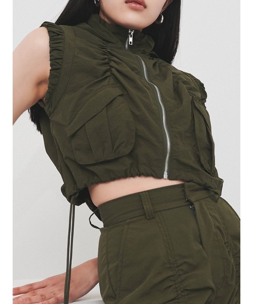 MURUA（ムルーア）の「シャーリングフードベスト【セットアップ着用可】（ベスト・レディース・カーキ/ホワイト/ブラック/ライトブルー・FREE）」の4枚目の写真