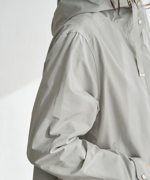 ikka(イッカ)の「【雑誌InRed4月号掲載】撥水花粉リリースマウンテンパーカー【親子コーデ】(マウンテンパーカー・レディース・チャコールグレー/オフホワイト/クリアグリーン/ピンクベージュ・M/L/S)」の8枚目の写真