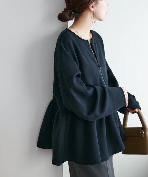 DISCOAT（ディスコート）の「【WEB限定】ペプラムノーカラージャケット（ノーカラージャケット・レディース・ブラック/グレイッシュベージュ/アイボリー/チャコールグレー・FREE）」の5枚目の写真