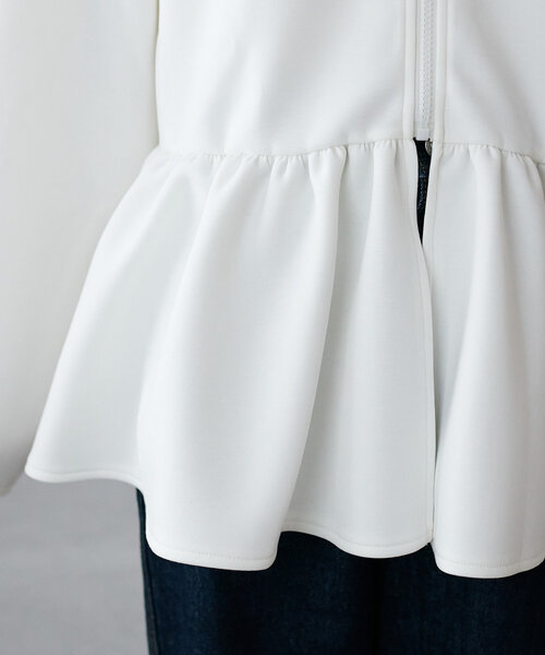 DISCOAT（ディスコート）の「【WEB限定】ペプラムノーカラージャケット（ノーカラージャケット・レディース・ブラック/グレイッシュベージュ/アイボリー/チャコールグレー・FREE）」の15枚目の写真