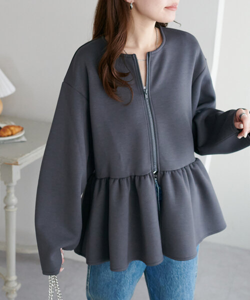 DISCOAT（ディスコート）の「【WEB限定】ペプラムノーカラージャケット（ノーカラージャケット・レディース・ブラック/グレイッシュベージュ/アイボリー/チャコールグレー・FREE）」の19枚目の写真