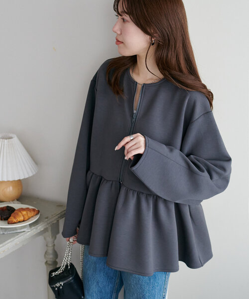 DISCOAT（ディスコート）の「【WEB限定】ペプラムノーカラージャケット（ノーカラージャケット・レディース・ブラック/グレイッシュベージュ/アイボリー/チャコールグレー・FREE）」の20枚目の写真