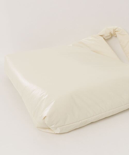 ROSE BUD(ローズバッド)の「ピローバッグ(ショルダーバッグ・レディース・ホワイト・ONE SIZE)」の4枚目の写真