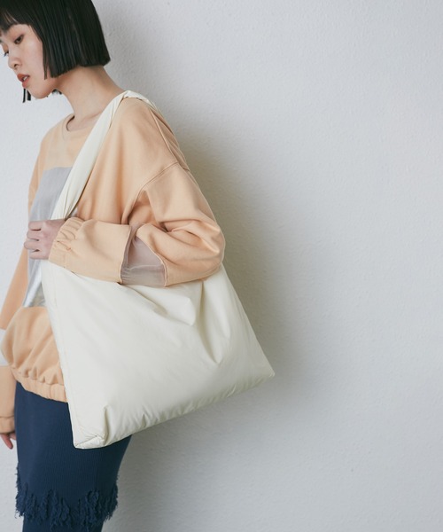 ROSE BUD(ローズバッド)の「ピローバッグ(ショルダーバッグ・レディース・ホワイト・ONE SIZE)」の1枚目の写真