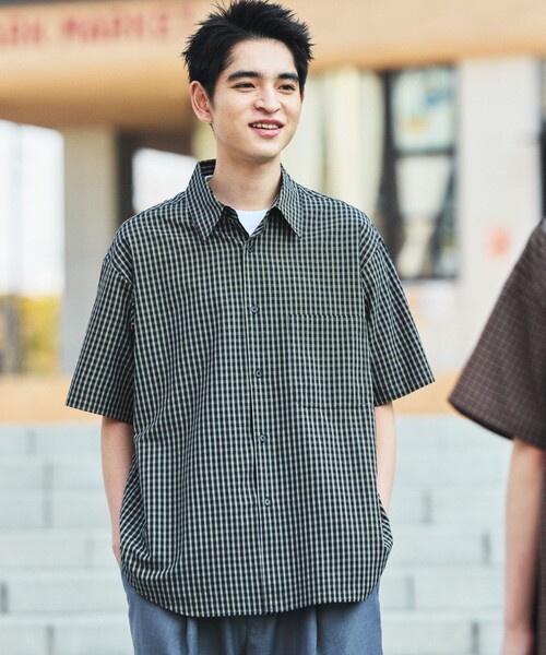 FREAK'S STORE（フリークスストア）の「限定展開 Relax Fit リラックスフィット レギュラーカラー ショートスリーブ チェック シャツ（シャツ/ブラウス・メンズ・ブラック/サックスブルー/チャコールグレー/ブラウン/ベージュ/ホワイト・LARGE/MEDIUM/SMALL）」の19枚目の写真