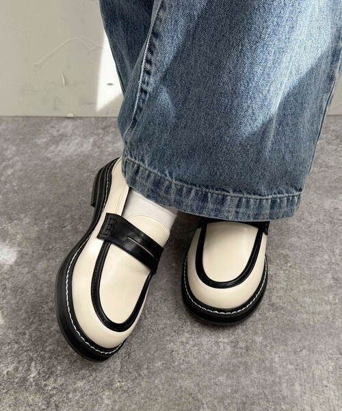 fredy emue（フレディエミュ）の「配色ステッチコインローファー（その他シューズ・レディース・ホワイト系その他/ブラック・L/M/S）」の3枚目の写真