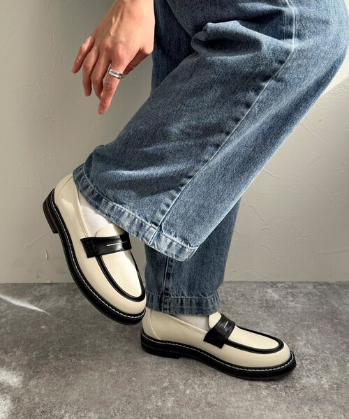 fredy emue（フレディエミュ）の「配色ステッチコインローファー（その他シューズ・レディース・ホワイト系その他/ブラック・L/M/S）」の4枚目の写真