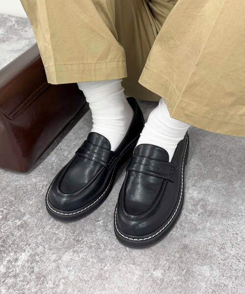 fredy emue（フレディエミュ）の「配色ステッチコインローファー（その他シューズ・レディース・ホワイト系その他/ブラック・L/M/S）」の5枚目の写真