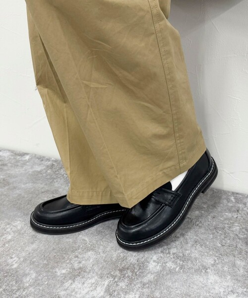 fredy emue（フレディエミュ）の「配色ステッチコインローファー（その他シューズ・レディース・ホワイト系その他/ブラック・L/M/S）」の6枚目の写真