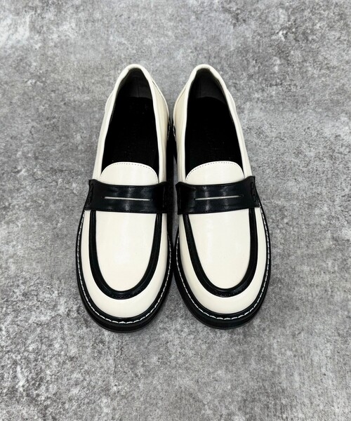 fredy emue（フレディエミュ）の「配色ステッチコインローファー（その他シューズ・レディース・ホワイト系その他/ブラック・L/M/S）」の13枚目の写真