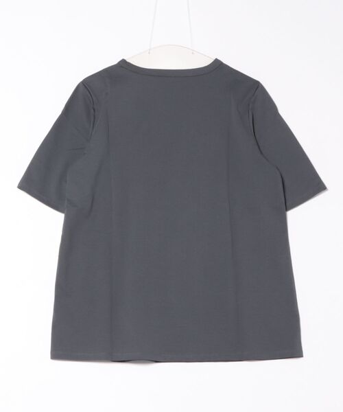 leswel（レスウェル）の「【L～5L 大きいサイズ】箔プリントTシャツ（Tシャツ/カットソー・レディース・チャコールグレー/ベージュ/サーモンピンク・L/3L/4L/5L/LL）」の21枚目の写真