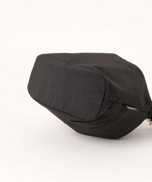 NOLITA LABORATORY（ノリータラボラトリー）の「【 NOLITA / ノリータ 】バッグチャーム 付き 軽くて便利 巾着 ショルダーバッグ サコッシュ ポシェット（ショルダーバッグ・レディース・カーキ/ブラック/ベージュ・FREE）」の7枚目の写真