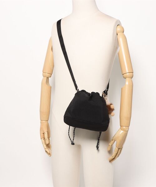 NOLITA LABORATORY（ノリータラボラトリー）の「【 NOLITA / ノリータ 】バッグチャーム 付き 軽くて便利 巾着 ショルダーバッグ サコッシュ ポシェット（ショルダーバッグ・レディース・カーキ/ブラック/ベージュ・FREE）」の6枚目の写真