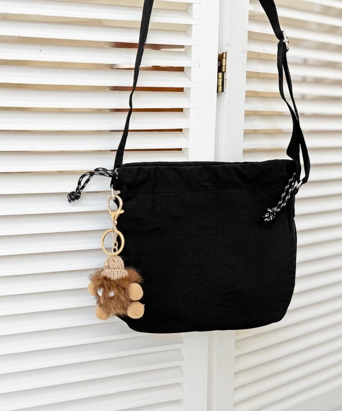 NOLITA LABORATORY（ノリータラボラトリー）の「【 NOLITA / ノリータ 】バッグチャーム 付き 軽くて便利 巾着 ショルダーバッグ サコッシュ ポシェット（ショルダーバッグ・レディース・カーキ/ブラック/ベージュ・FREE）」の21枚目の写真