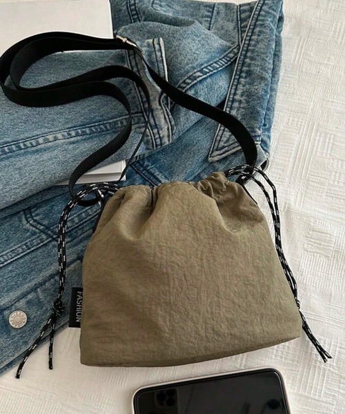 NOLITA LABORATORY（ノリータラボラトリー）の「【 NOLITA / ノリータ 】バッグチャーム 付き 軽くて便利 巾着 ショルダーバッグ サコッシュ ポシェット（ショルダーバッグ・レディース・カーキ/ブラック/ベージュ・FREE）」の14枚目の写真