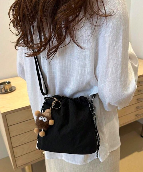 NOLITA LABORATORY（ノリータラボラトリー）の「【 NOLITA / ノリータ 】バッグチャーム 付き 軽くて便利 巾着 ショルダーバッグ サコッシュ ポシェット（ショルダーバッグ・レディース・カーキ/ブラック/ベージュ・FREE）」の18枚目の写真