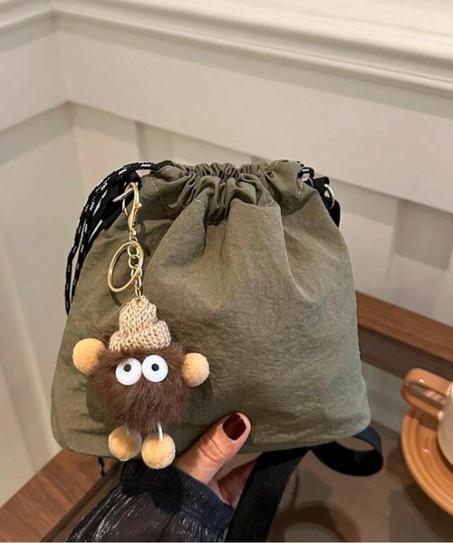 NOLITA LABORATORY（ノリータラボラトリー）の「【 NOLITA / ノリータ 】バッグチャーム 付き 軽くて便利 巾着 ショルダーバッグ サコッシュ ポシェット（ショルダーバッグ・レディース・カーキ/ブラック/ベージュ・FREE）」の11枚目の写真