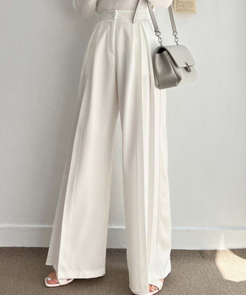 Doula Doula（ドゥーラドゥーラ）の「タックプリーツフレアパンツ（その他パンツ・レディース・ベージュ/ブラック/ホワイト・M/S/L）」の2枚目の写真