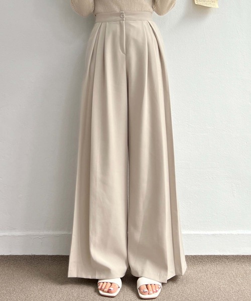 Doula Doula（ドゥーラドゥーラ）の「タックプリーツフレアパンツ（その他パンツ・レディース・ベージュ/ブラック/ホワイト・M/S/L）」の16枚目の写真