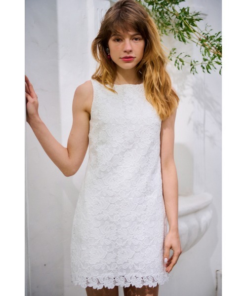 Estella.K(エステラケー)の「Alice Mini Lace Dress オープンバックレースミニマムドレス(ワンピース・レディース・ホワイト/ブラック・FREE)」の7枚目の写真