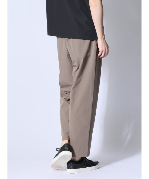 m.f.editorial(エムエフエディトリアル)の「【ストレッチ 防シワ】m.f.エディトリアル メンズ circle motion NPU ワイドパンツ(セットアップ可能)(その他パンツ・メンズ・ブラック/ベージュ・MEDIUM/X-LARGE/LARGE)」の15枚目の写真