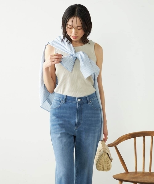 a.v.v(アーヴェヴェ)の「【2WAY】ベーシックタンクトップ(タンクトップ・レディース・ホワイト/ブラック/ベージュ・34/36/40/42/38)」の3枚目の写真