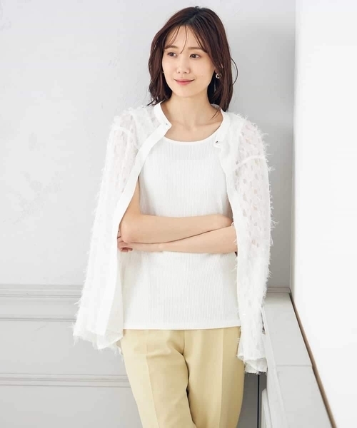 a.v.v(アーヴェヴェ)の「【2WAY】ベーシックタンクトップ(タンクトップ・レディース・ホワイト/ブラック/ベージュ・34/36/40/42/38)」の2枚目の写真