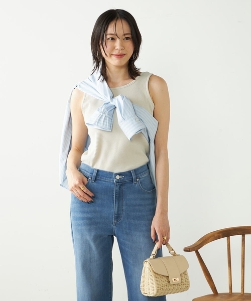 a.v.v(アーヴェヴェ)の「【2WAY】ベーシックタンクトップ(タンクトップ・レディース・ホワイト/ブラック/ベージュ・34/36/40/42/38)」の11枚目の写真