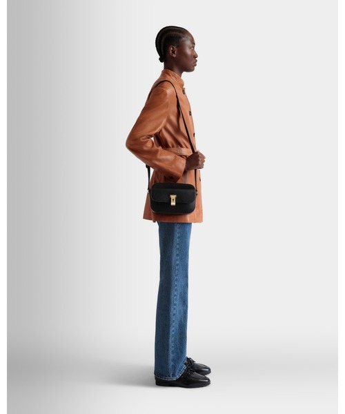 BALLY 　バリー　牛革 ボディバッグ 　ウエストポーチ Bally バリー ウエストポーチ ブラウン レザー フリンジボディバッグ
