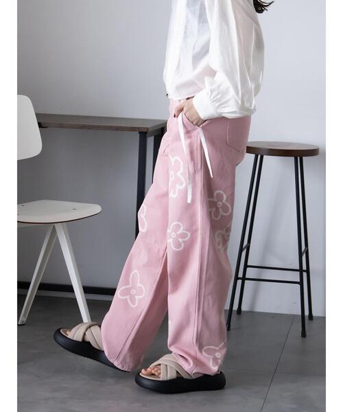 ehka sopo(エヘカソポ)の「花スプレープリントパンツ(その他パンツ・レディース・ピンク/キナリ/チャコールグレー・F)」の17枚目の写真
