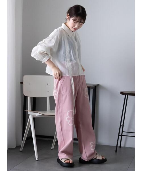 ehka sopo(エヘカソポ)の「花スプレープリントパンツ(その他パンツ・レディース・ピンク/キナリ/チャコールグレー・F)」の13枚目の写真