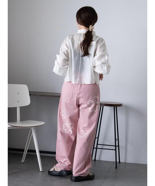 ehka sopo(エヘカソポ)の「花スプレープリントパンツ(その他パンツ・レディース・ピンク/キナリ/チャコールグレー・F)」の12枚目の写真