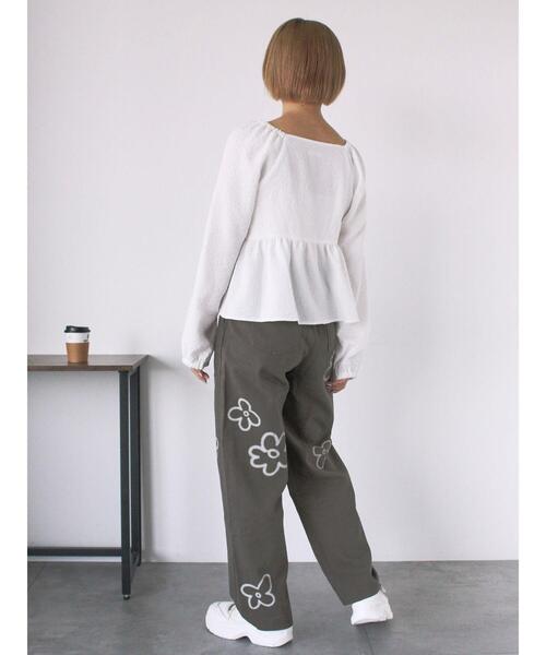 ehka sopo(エヘカソポ)の「花スプレープリントパンツ(その他パンツ・レディース・ピンク/キナリ/チャコールグレー・F)」の6枚目の写真