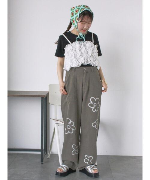 ehka sopo(エヘカソポ)の「花スプレープリントパンツ(その他パンツ・レディース・ピンク/キナリ/チャコールグレー・F)」の5枚目の写真