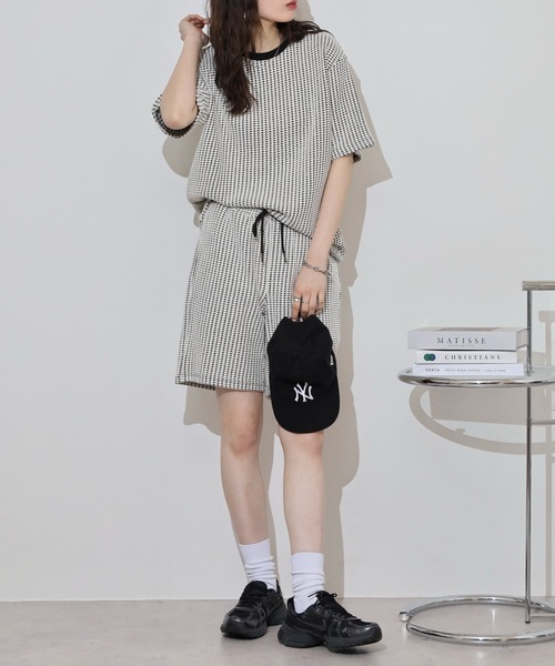 MMMM(エムエムエムエム)の「MMMM ワッフル セットアップ Tシャツ ショートパンツ(セットアップ・メンズ・ホワイト/ブラック/ホワイト系/ブラック系・L/XL/M)」の2枚目の写真