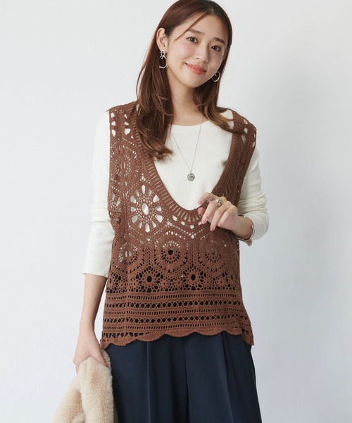 un dix cors（アンディコール）の「《大人の主役級レイヤード》クロシェ編みベスト（ベスト・レディース・アイボリー/ブラック/モカ・FREE）」の3枚目の写真
