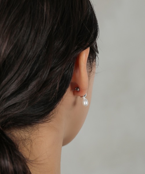 Kana(カナ)の「メタル × 淡水パール ステンレスポスト ピアス(ピアス(両耳用)・レディース・シルバー/ゴールド・フリー)」の5枚目の写真