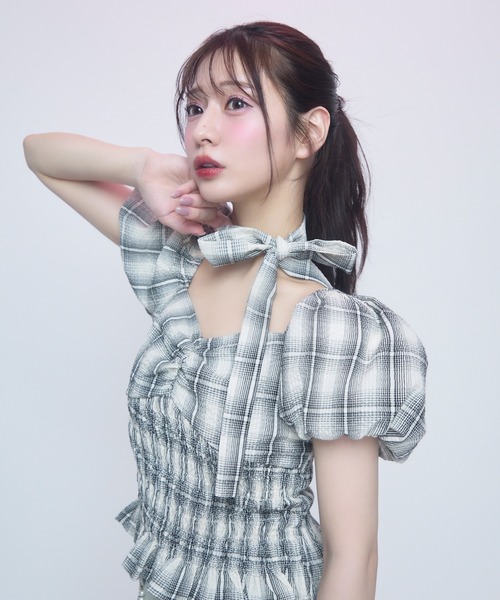 TITTY&CO.（ティティーアンドコー）の「クラシカルギンガムブラウス（シャツ/ブラウス・レディース・ホワイト/ブラック・FREE）」の2枚目の写真