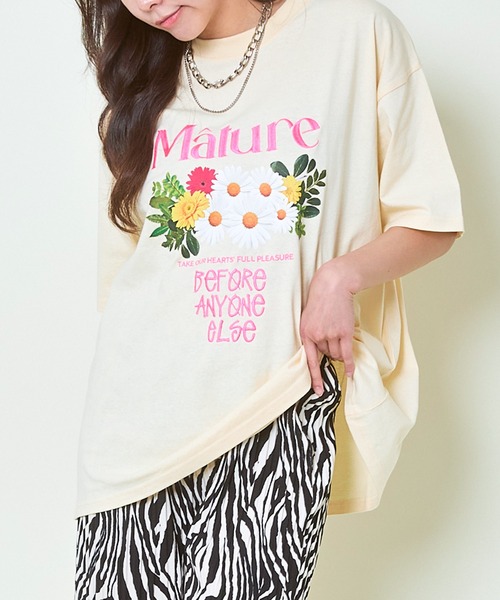 GORGE(ゴージ)の「《刺繍ロゴ×花プリント》レディース Tシャツ カットソー 半袖 トップス 春夏秋(Tシャツ/カットソー・レディース・イエロー/ブラック/オフホワイト・F)」の3枚目の写真