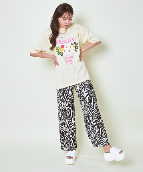 GORGE(ゴージ)の「《刺繍ロゴ×花プリント》レディース Tシャツ カットソー 半袖 トップス 春夏秋(Tシャツ/カットソー・レディース・イエロー/ブラック/オフホワイト・F)」の9枚目の写真