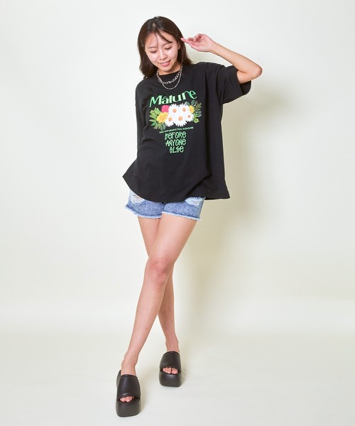 GORGE(ゴージ)の「《刺繍ロゴ×花プリント》レディース Tシャツ カットソー 半袖 トップス 春夏秋(Tシャツ/カットソー・レディース・イエロー/ブラック/オフホワイト・F)」の14枚目の写真