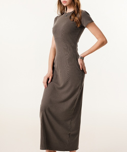 SUWDEE(スーディー)の「rib tight back slit one piece(ワンピース・レディース・ベージュ/チャコールグレー/グレー/ブラック・M/L)」の16枚目の写真
