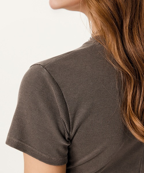 SUWDEE(スーディー)の「rib tight back slit one piece(ワンピース・レディース・ベージュ/チャコールグレー/グレー/ブラック・M/L)」の20枚目の写真