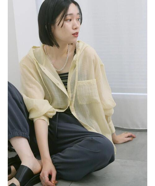 Samansa Mos2 blue(サマンサモスモスブルー)の「フードシアーブラウス(シャツ/ブラウス・レディース・シルバーグレー/ベージュ/イエロー・F)」の3枚目の写真