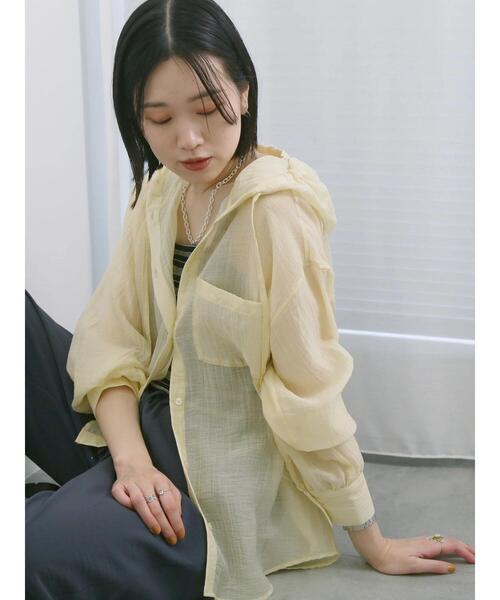 Samansa Mos2 blue(サマンサモスモスブルー)の「フードシアーブラウス(シャツ/ブラウス・レディース・シルバーグレー/ベージュ/イエロー・F)」の4枚目の写真