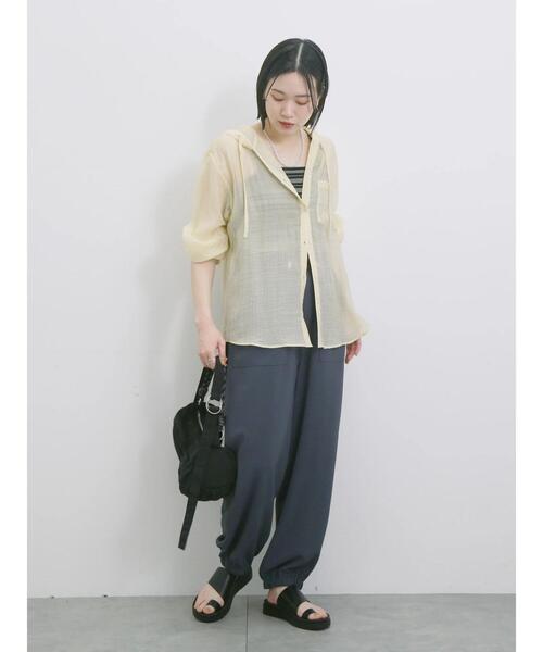 Samansa Mos2 blue(サマンサモスモスブルー)の「フードシアーブラウス(シャツ/ブラウス・レディース・シルバーグレー/ベージュ/イエロー・F)」の21枚目の写真