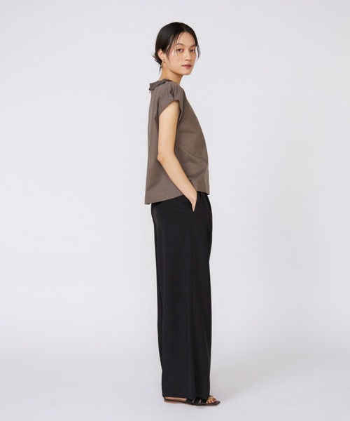 INED（イネド）の「タックフリルカットソー（Tシャツ/カットソー・レディース・ホワイト/モカ/ブラック・11号/9号）」の5枚目の写真