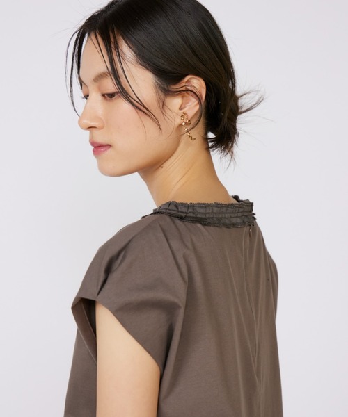 INED（イネド）の「タックフリルカットソー（Tシャツ/カットソー・レディース・ホワイト/モカ/ブラック・11号/9号）」の10枚目の写真